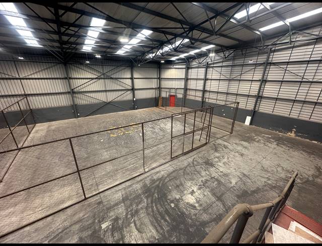 2,344M² WAREHOUSE FOR SALE IN JET PARK
